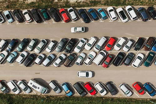 Crowded-parking-lot-Auction-iStock-1162411822